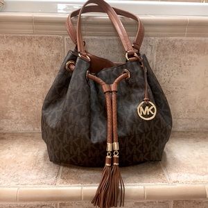 Michael Kors Jet Set gathered tote